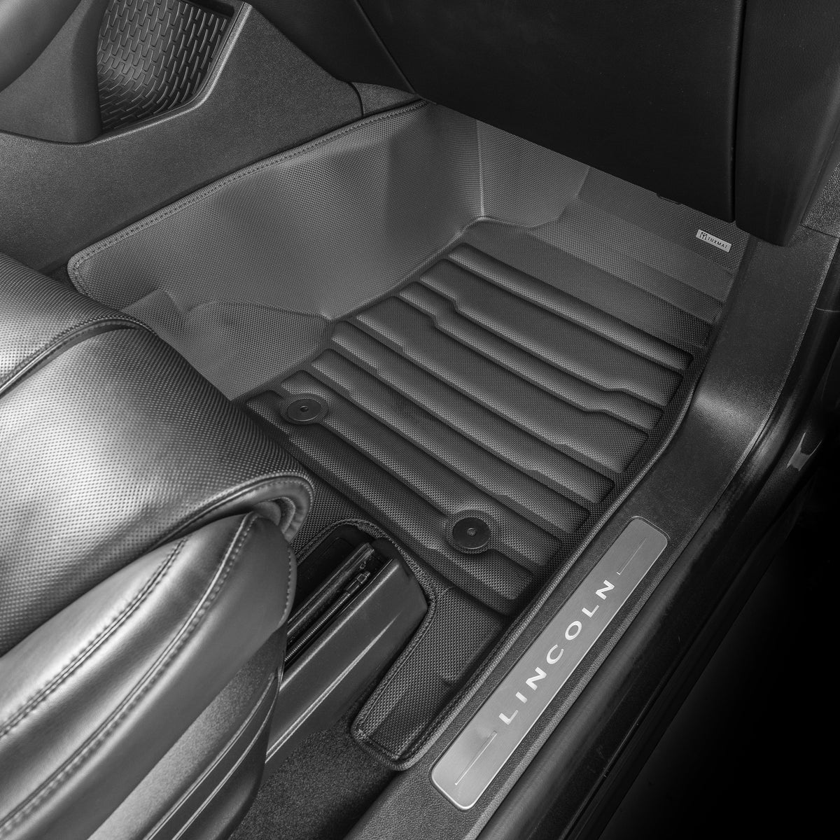Lincoln Aviator 6-Seater With Upgraded Full Rear Console