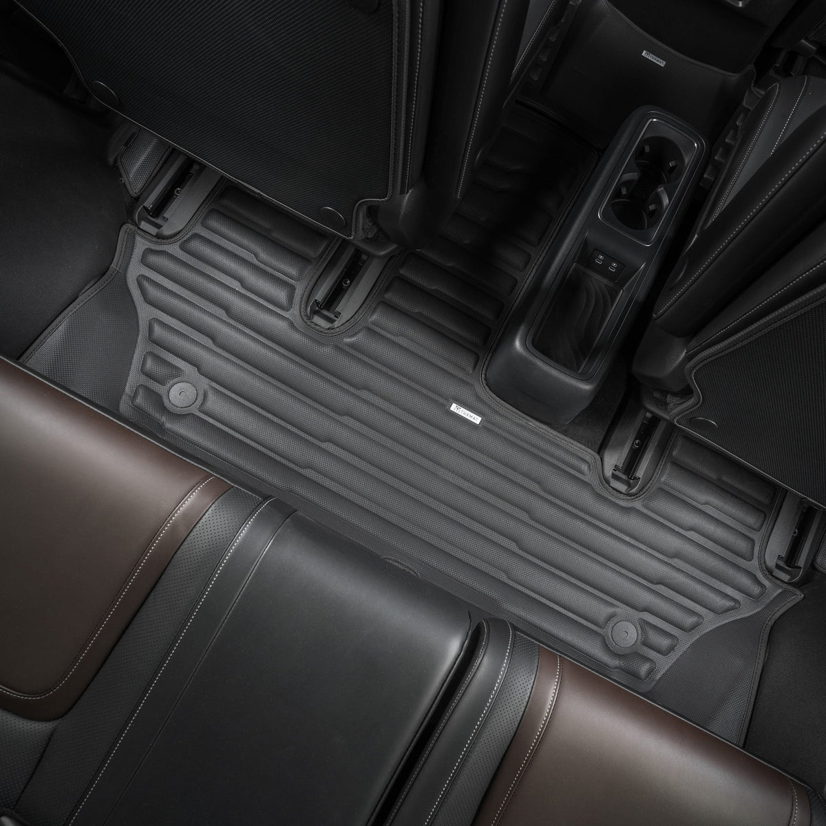 Infiniti QX80 7-Seater with Small Rear Console